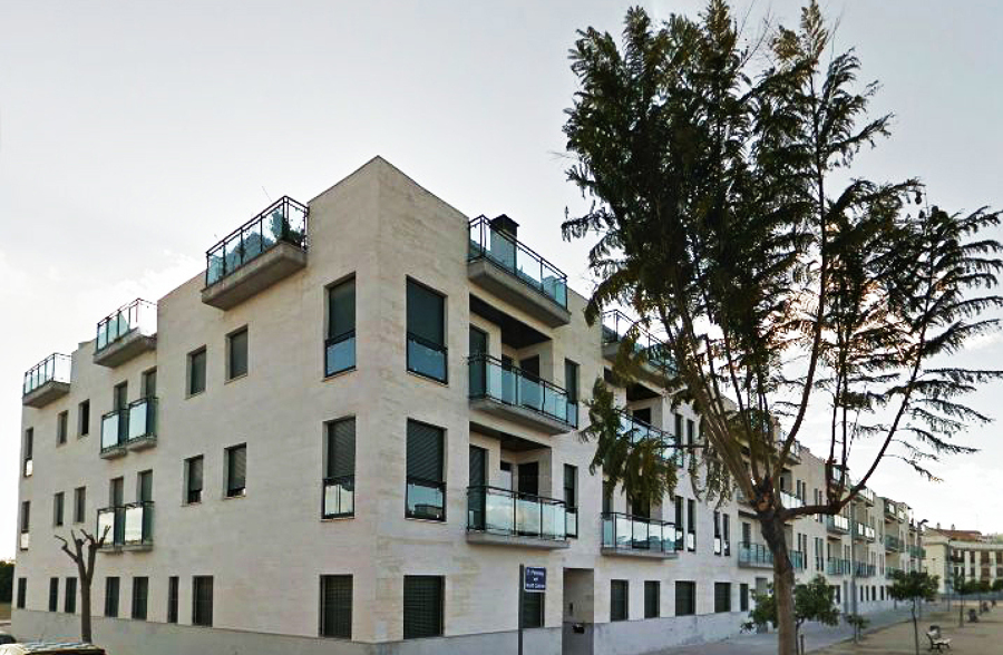 Bloque de viviendas en Canet. 