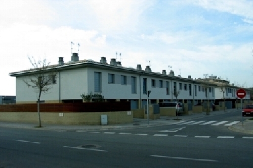 Bloque vivienda en hilera, Girona