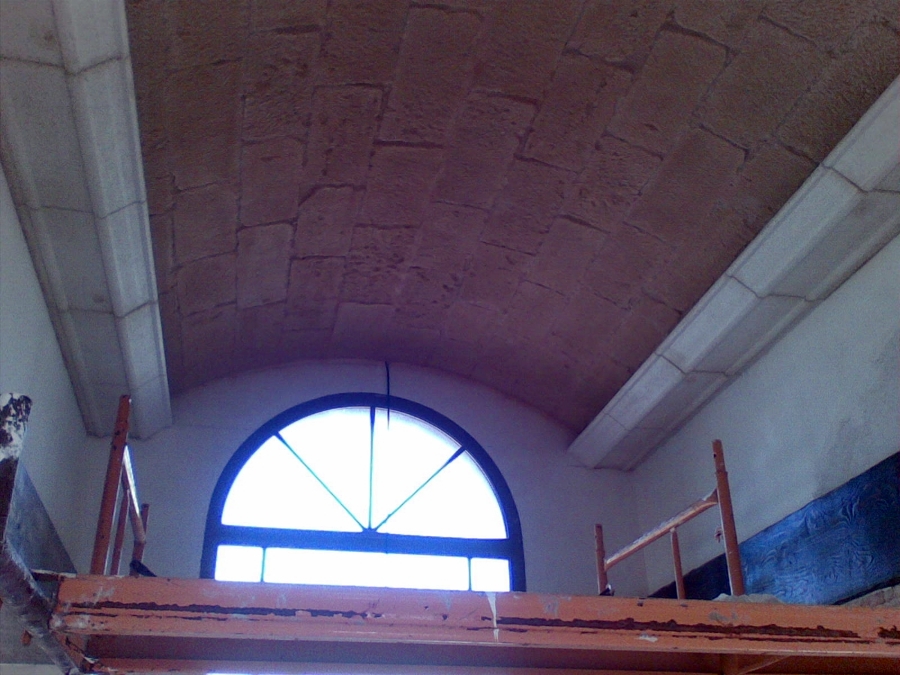 BOVEDA CON PANELES DE POLIESTER