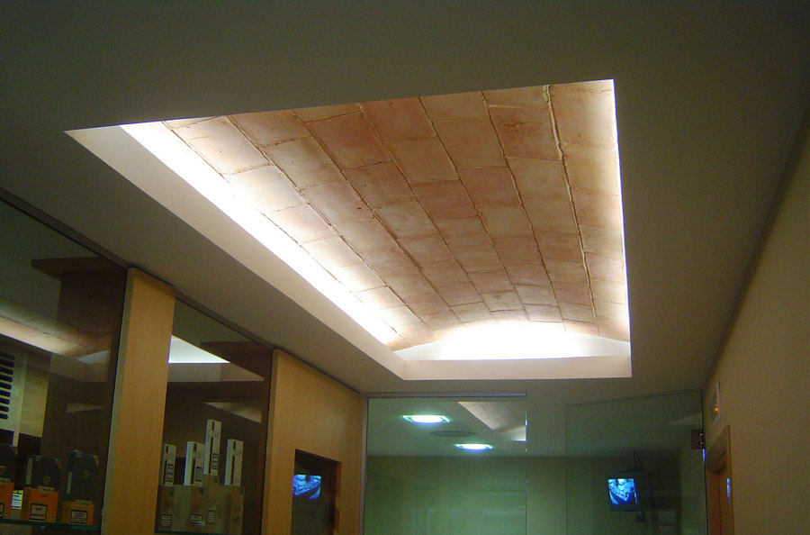 Bóveda iluminada rasilla