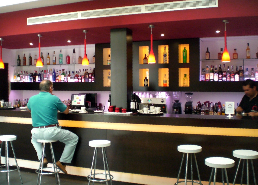 BOW cafe & lounge bar