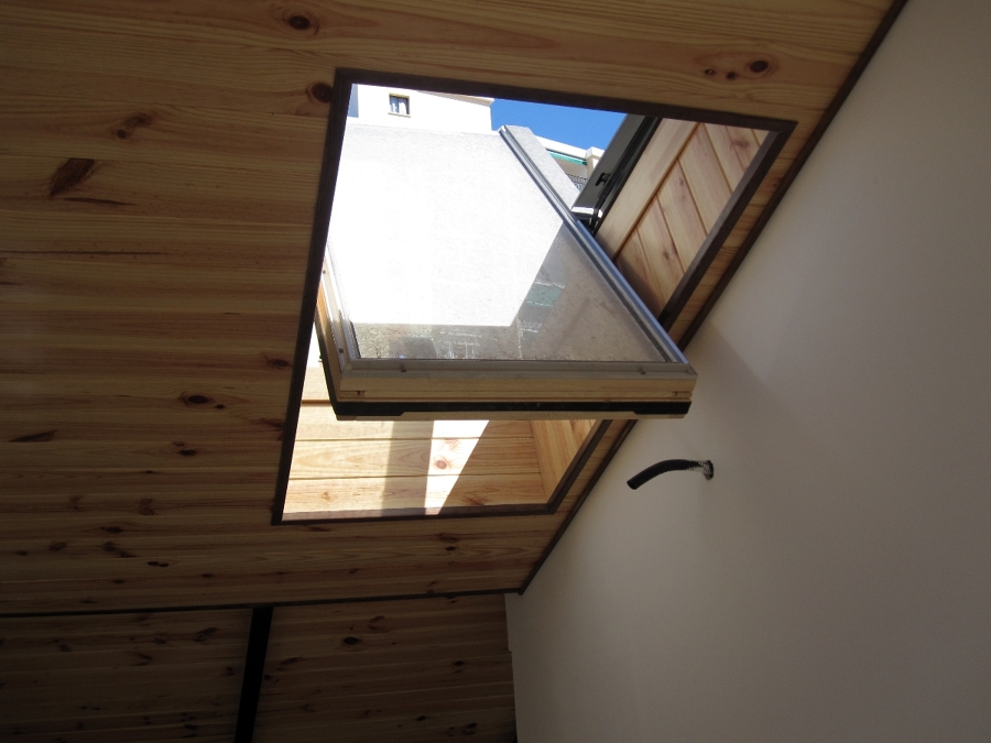 buhardilla con ventana