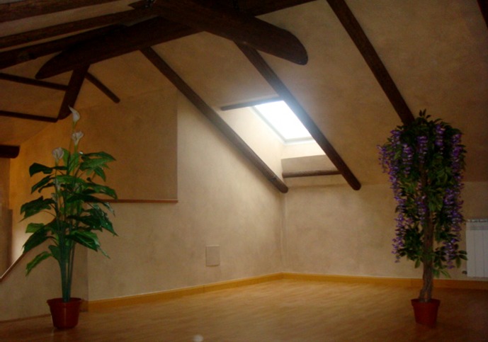 Buhardilla con vigas