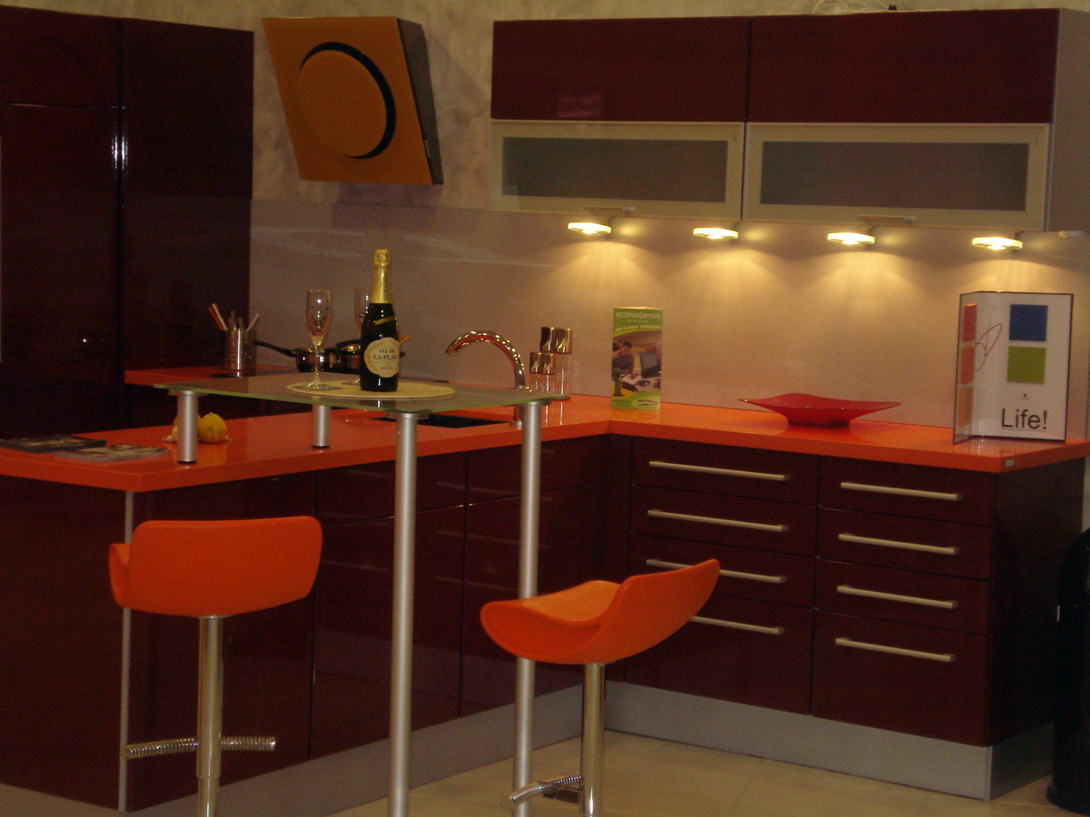 burdeos alto brillo silestone naranja