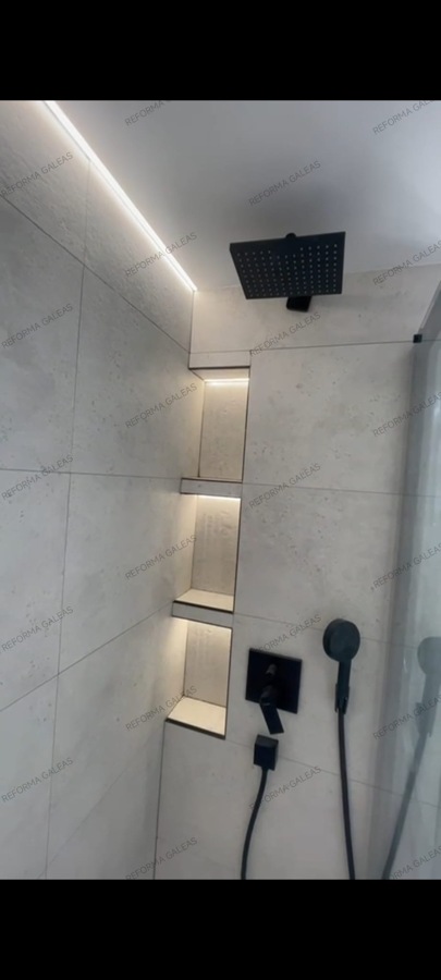 Hornacinas alumbrado y grifo empotrado