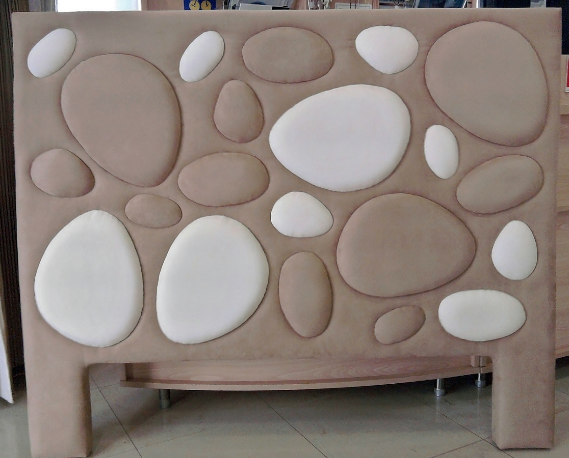 Cabecero modelo piedras.