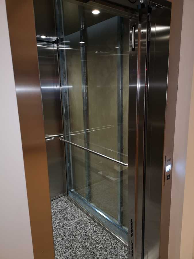 Cabina de Inox y Cristal