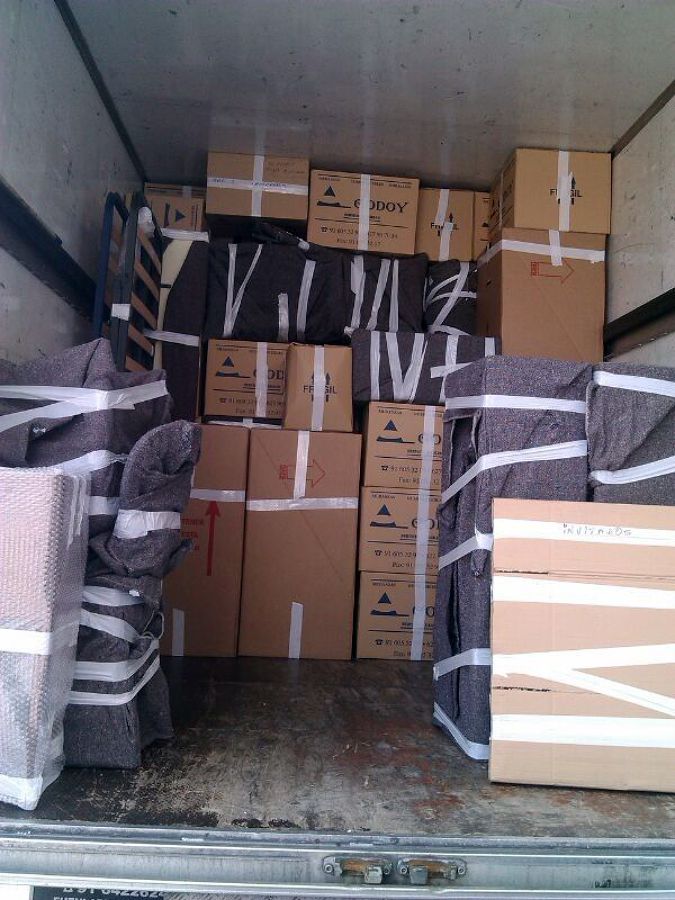 Cajas y mobiliario