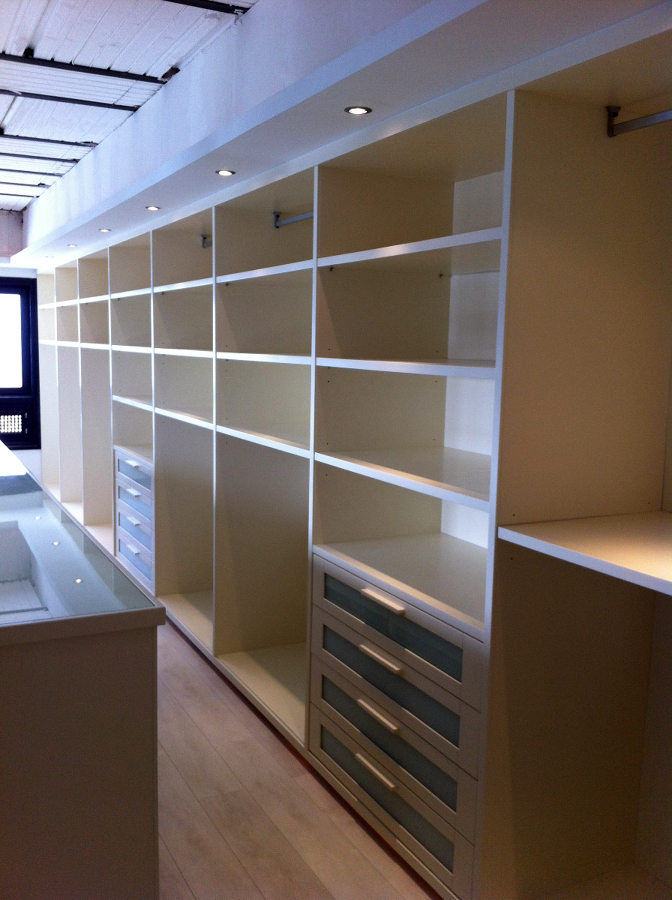 CAJONERA CON CRISTAL