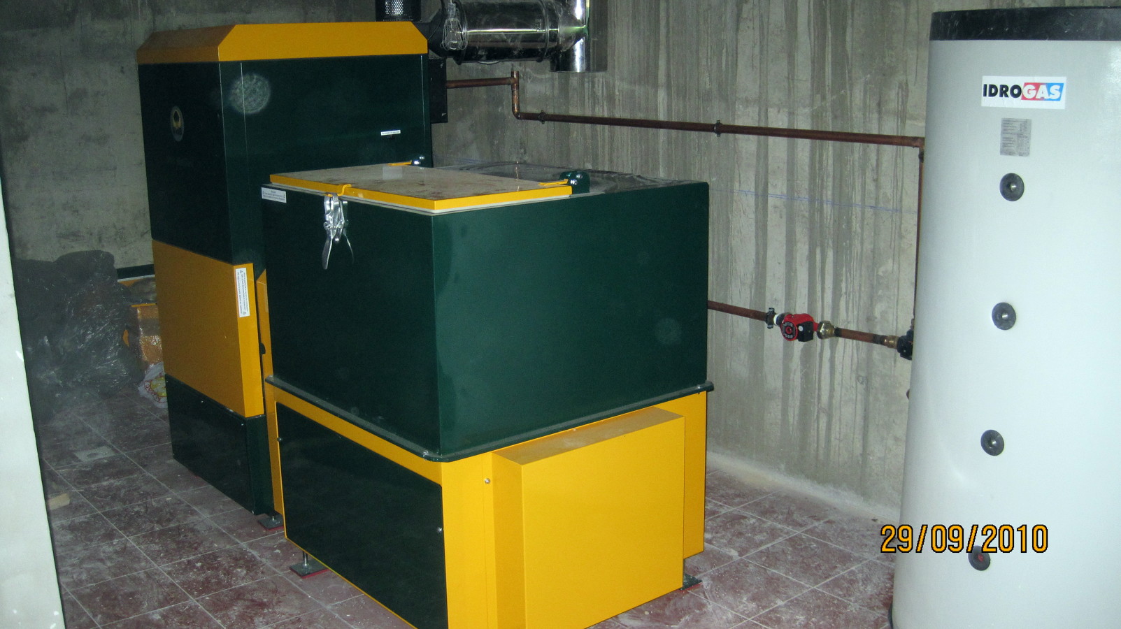 CALDERA DE BIOMASA POLICOMBUSTIBLE kwb