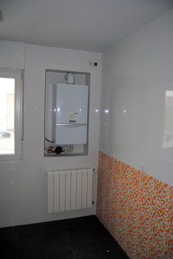 Caldera de calefaccion encastrada en pared 