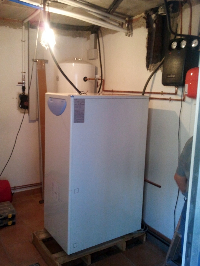 Caldera de gasoil con acesorios de placas solares