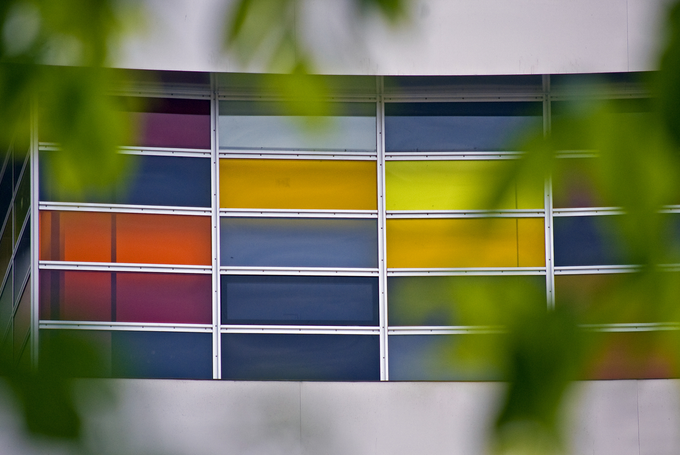 Camara de Comercio de Huesca detalle de la cristalera