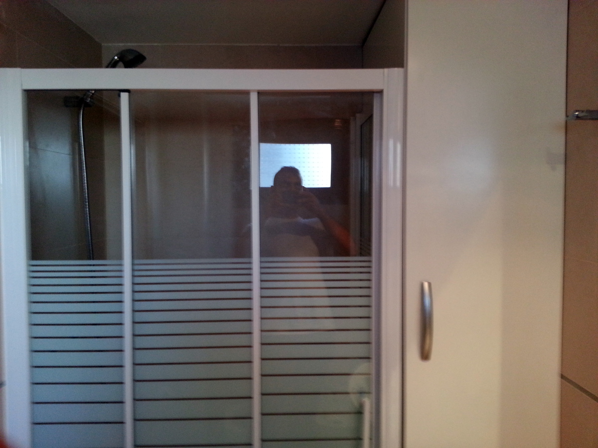 cambiar bañera poplato de ducha,mmpara y mueble  medida