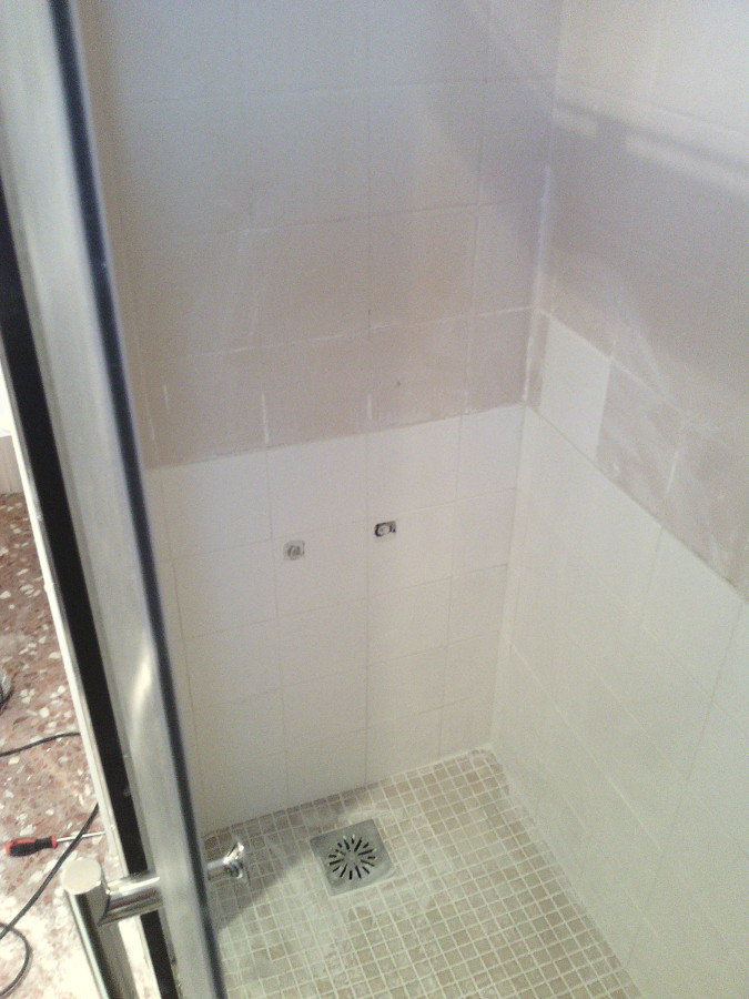 cambio de bañera por ducha de obra con mampara