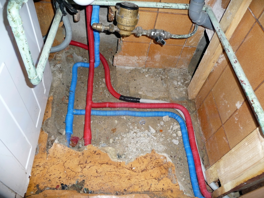 Cambio instalacion  agua (hiero-cobre), en la cocna