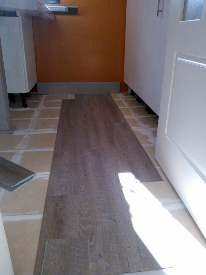 Cambio suelo de cocina sin obras.