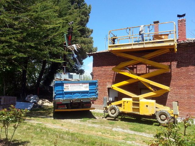 CAMION GRUA Y CESTA DE TIJERA PROPIOS