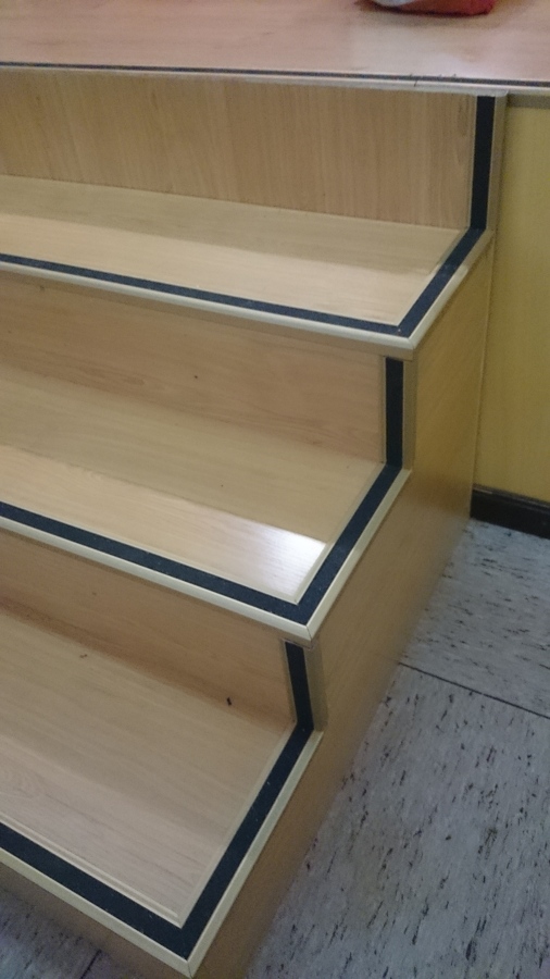 CANTONEADO ESCALONES DALA MULTIUSOS COLEGIO SAN AGUSTIN