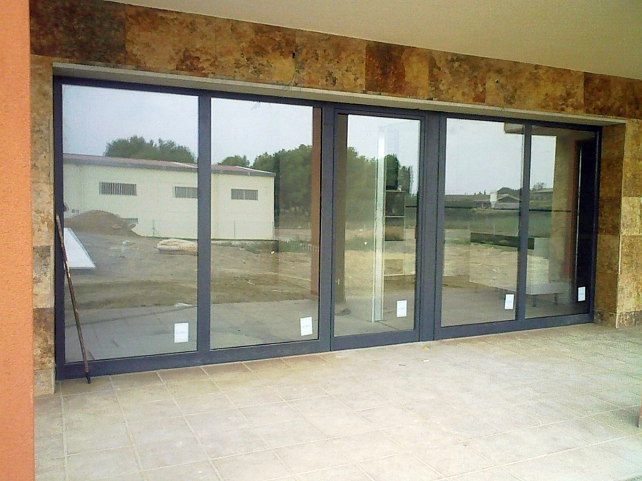 CARPINTERIA EN COLOR GRAFITO