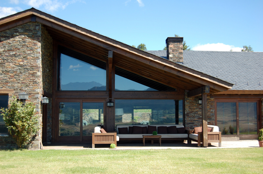 CASA A LA CERDANYA. GIRONA