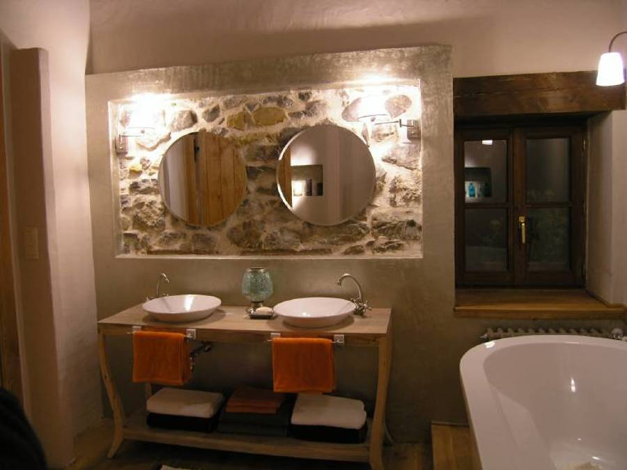 Baño lavabo rústico moderno