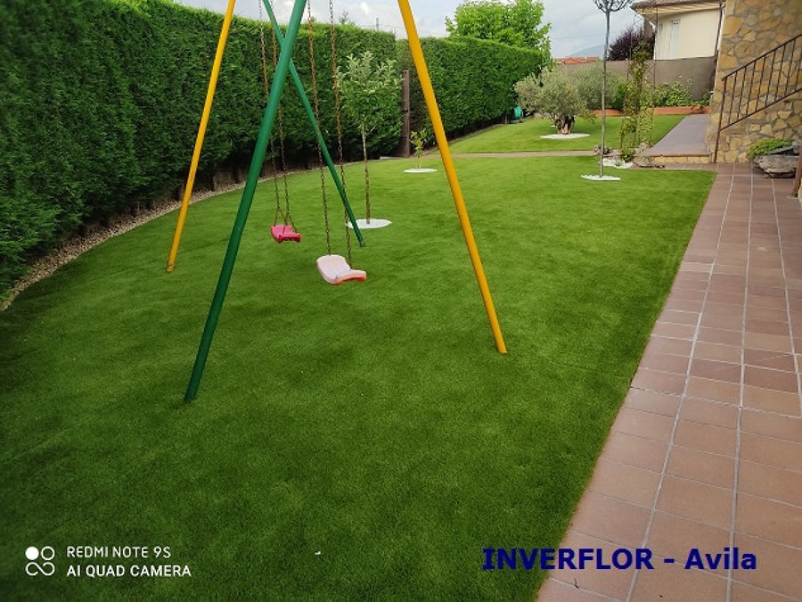 CESPED ARTIFICIAL EN CASA RURAL