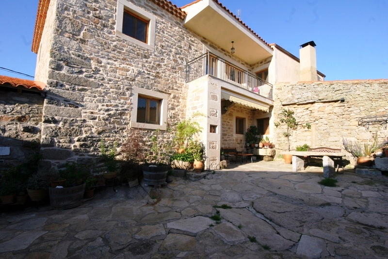 Casa Rural y urbanización del patio, Almeida de Sayago, Zamora