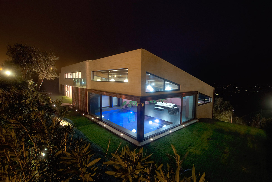 Casa unfifamilar de 1000 m2 construidos 