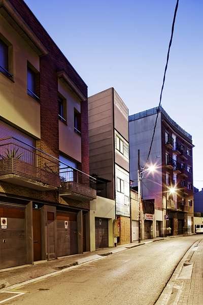 Casa unifamiliar entre medianeras en Sant Andreu (Barcelona)