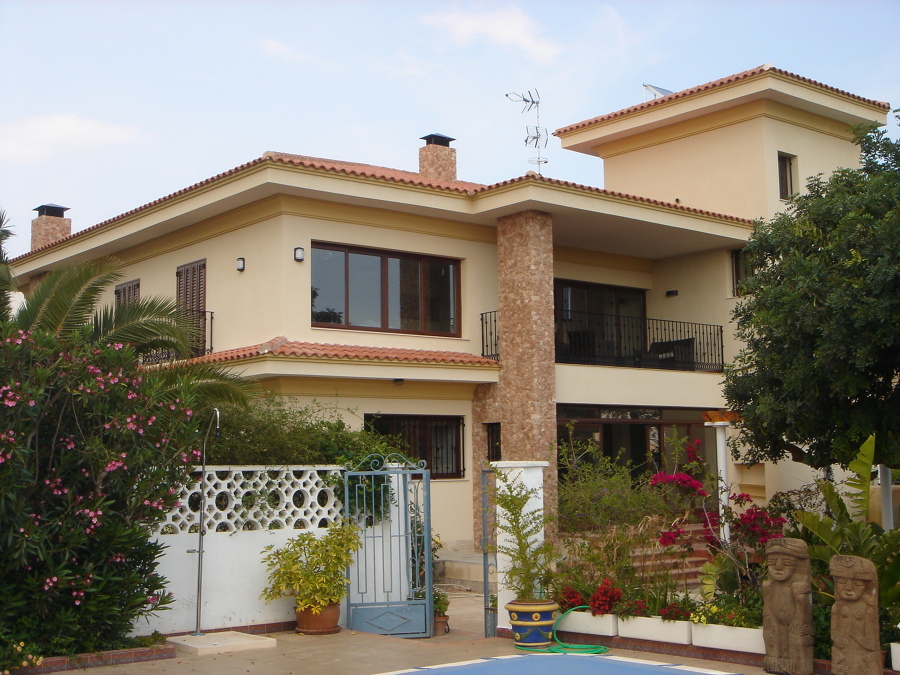 Reforma y ampliación de vivienda unifamiliar