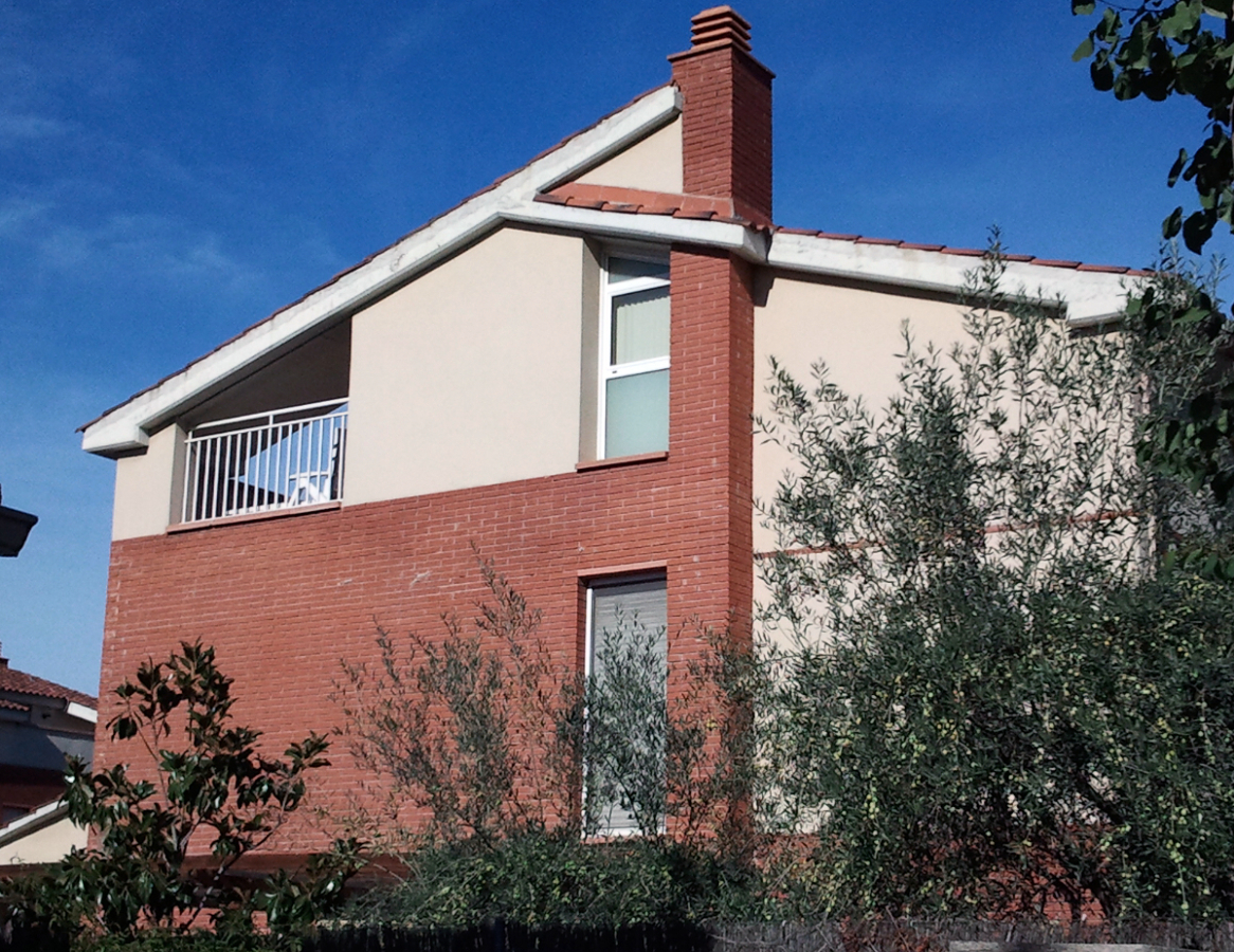 CASES APARELLADES A PARETS. BARCELONA