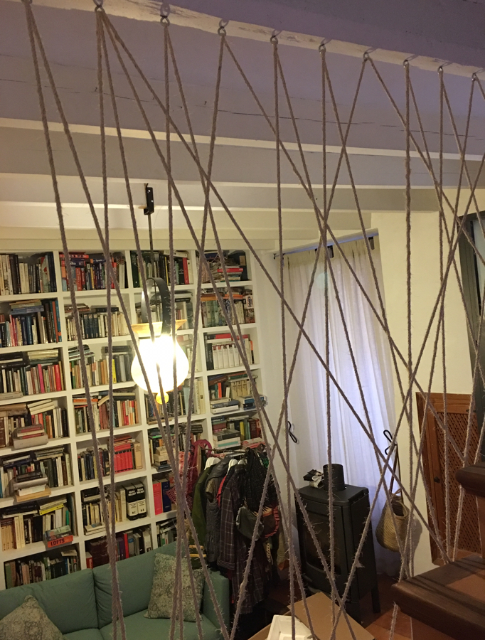 Arte cuerda y barandilla