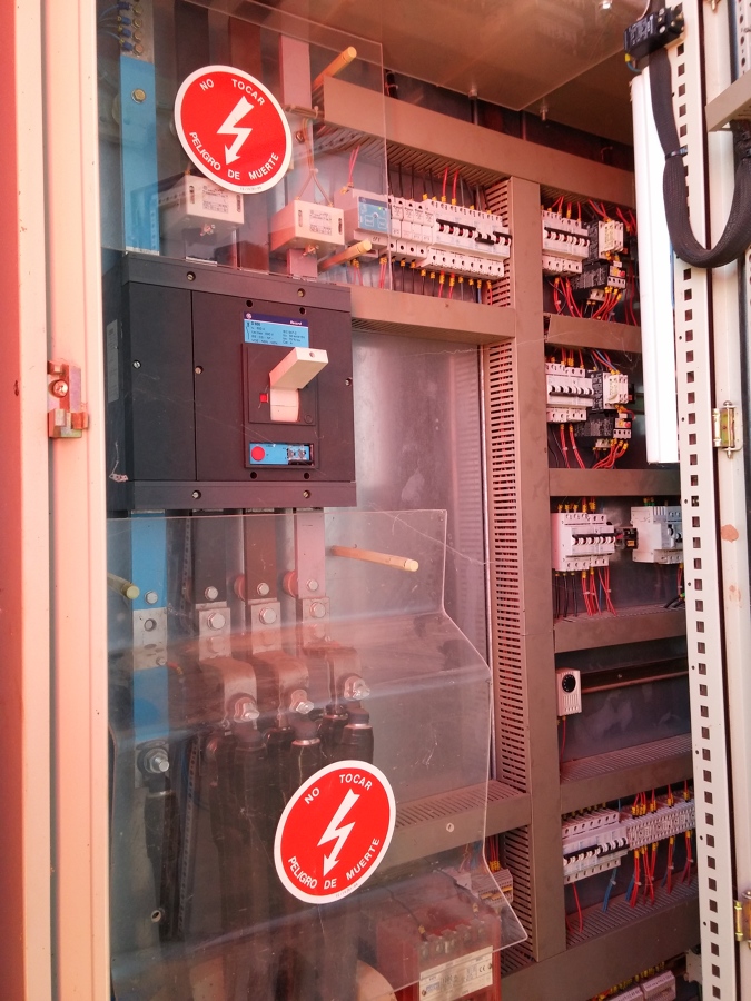 Mantenimiento de cuadros en una depuradora.