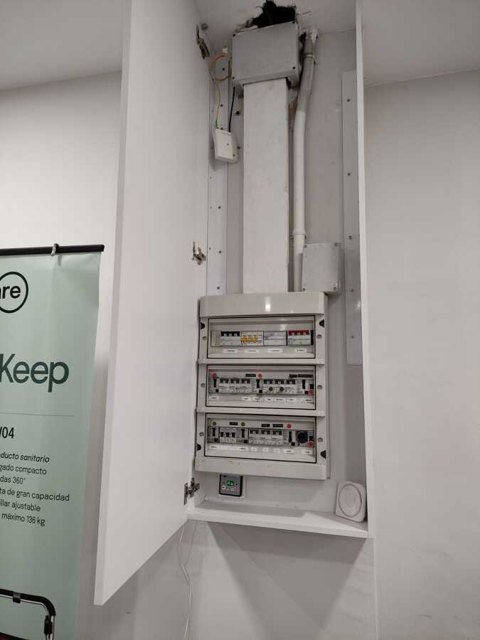 CUADRO ELECTRICO LOCAL COMERCIAL