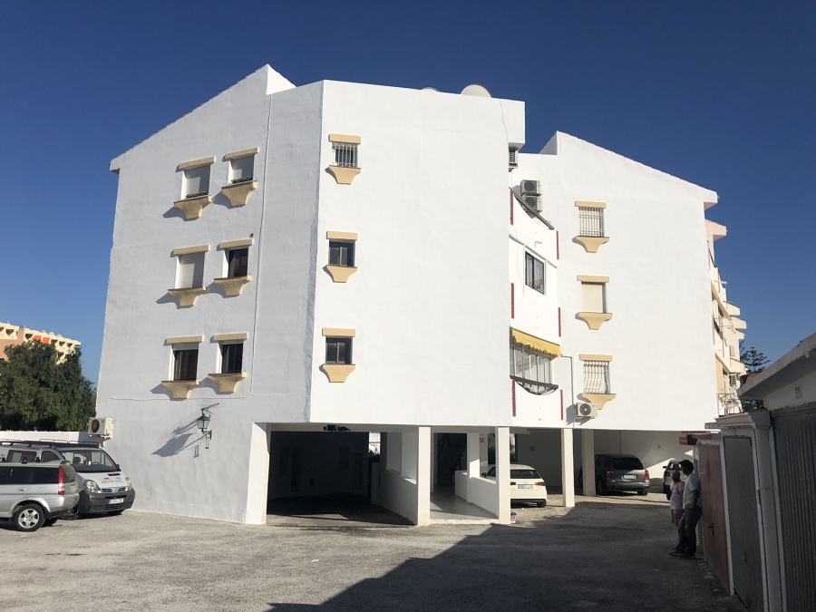 Rehabilitación de fachada en Torremolinos con plataforma autopropulsada