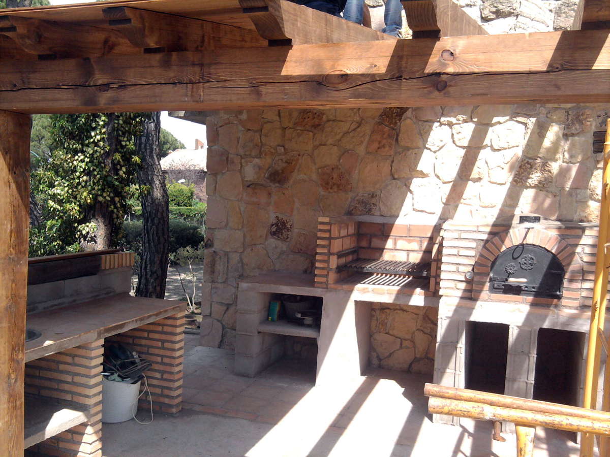 cenador rústico de obra