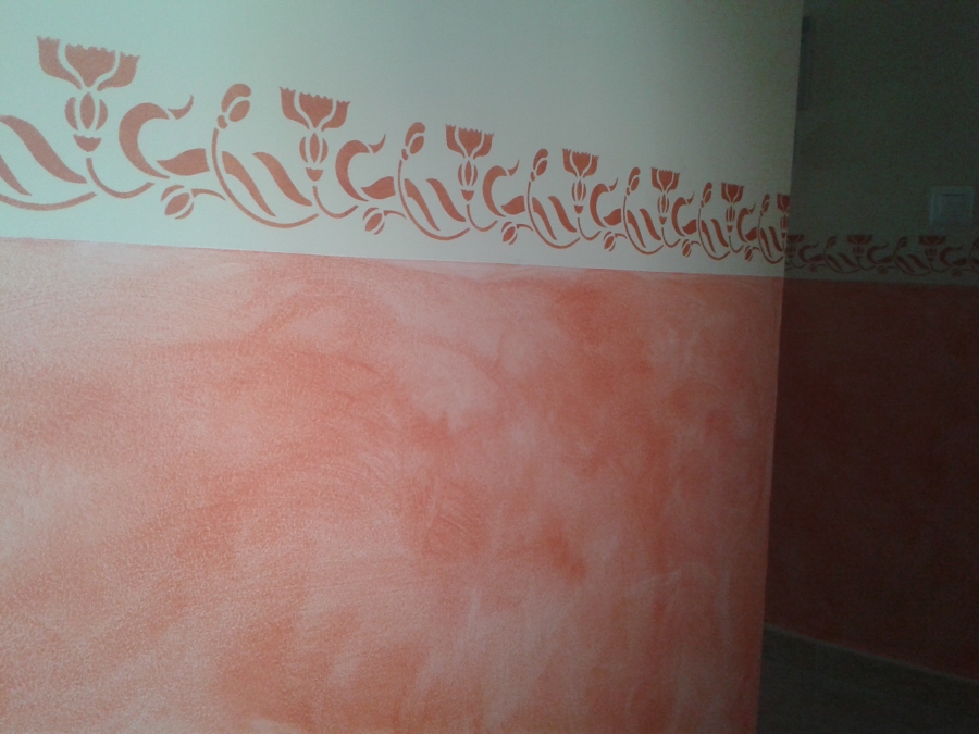 Zocalo de ceras y cenefa pintada