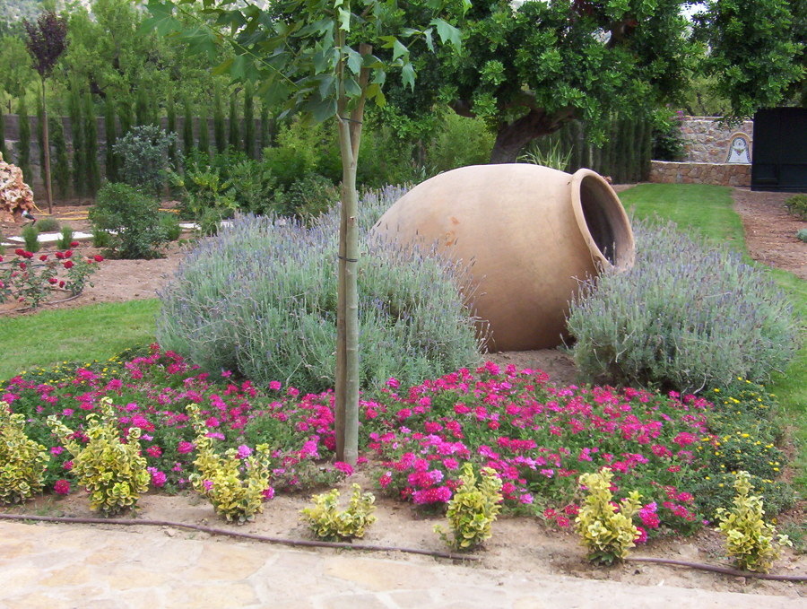 Centro de tinaja con Verbena Rosa