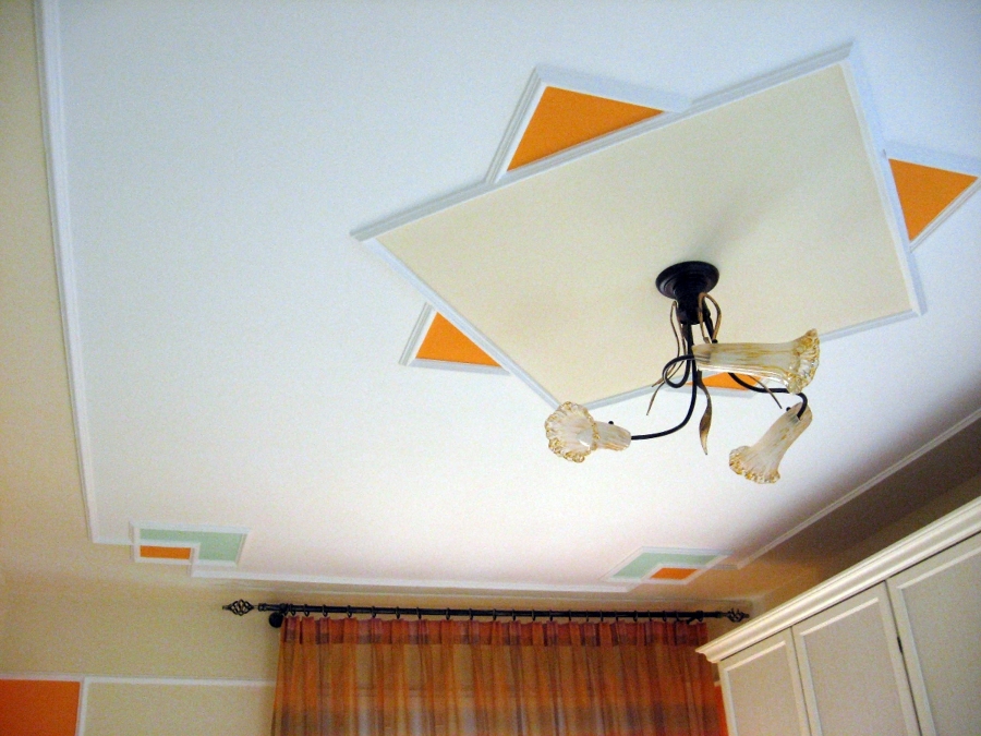 Centro techo en moldura y pintura