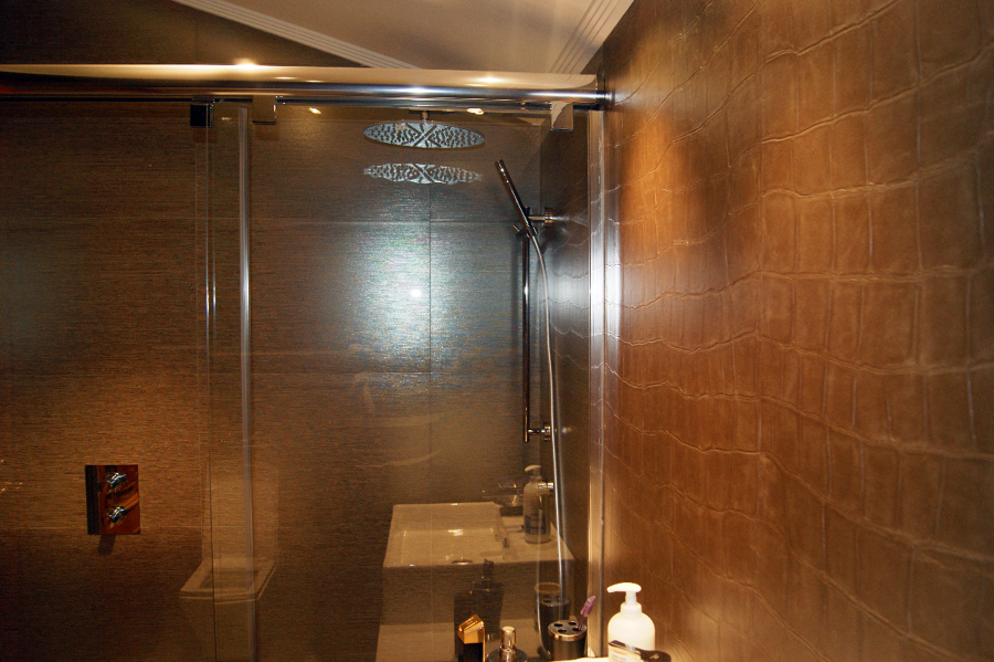 Cerámica y mamparas