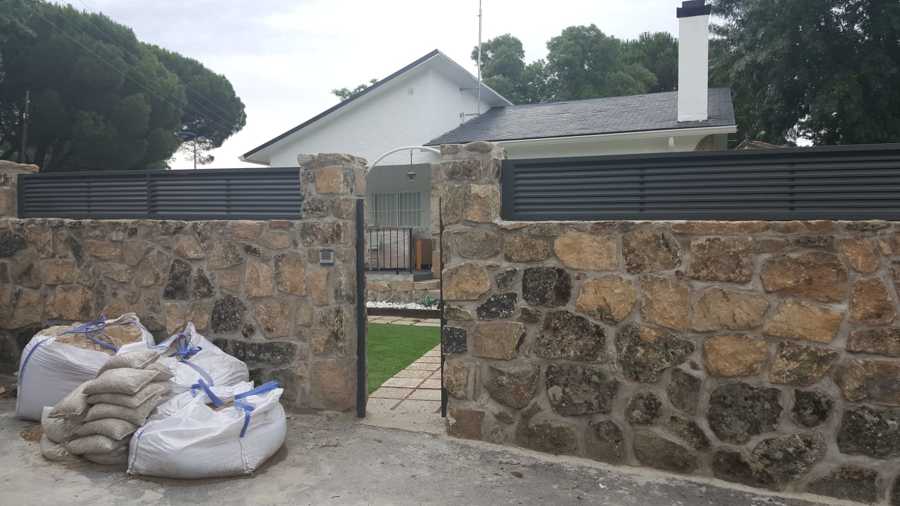 Cerramiento de piedra para casa
