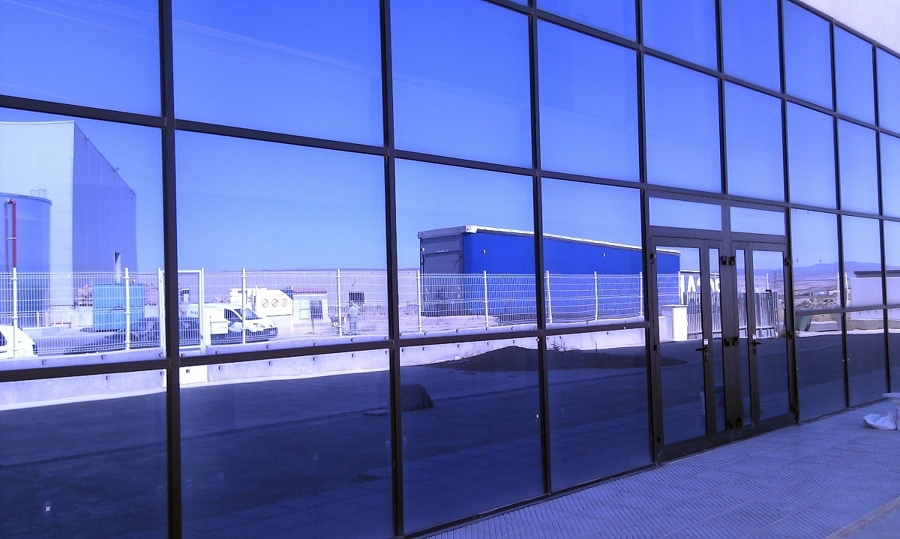 CERRAMIENTO DE MURO CORTINA