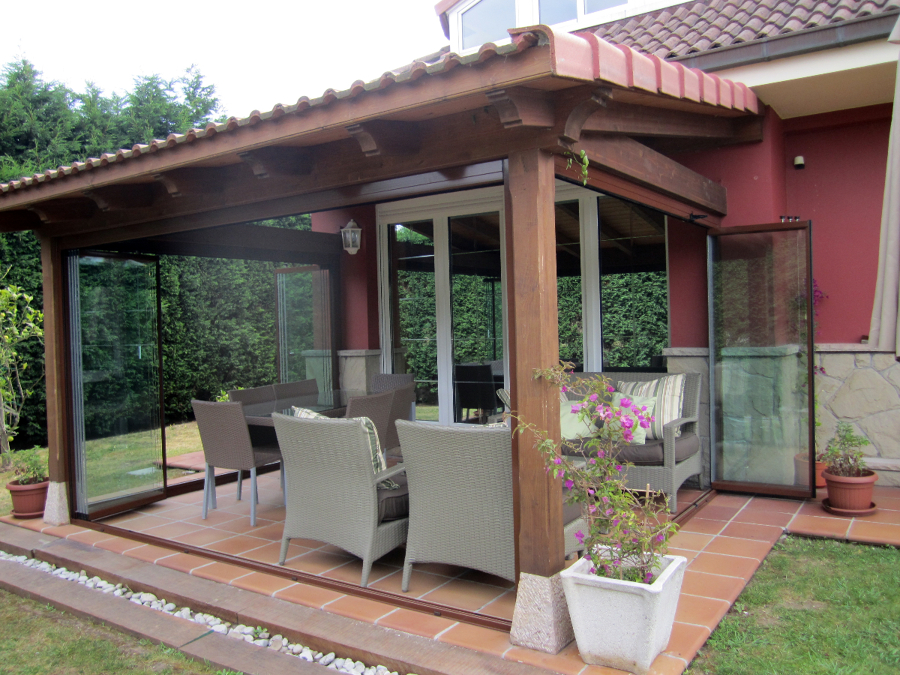 Cerramiento de porche en Gijón (Asturias)