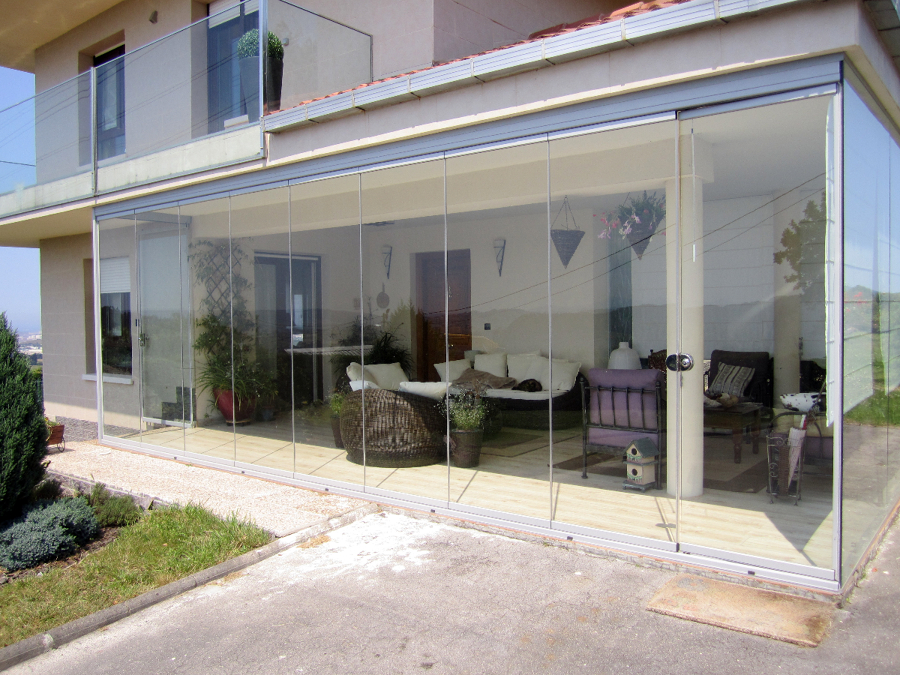 Cerramiento de porche en La Pedrera (Asturias)