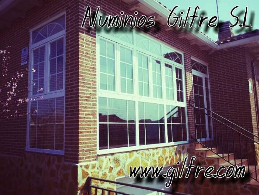 CERRAMIENTO DE PORCHE EN VIVIENDA