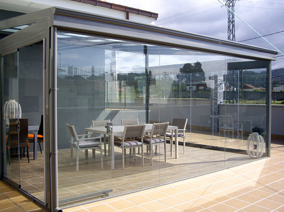 Cerramiento de terraza en Oviñana (Asturias)
