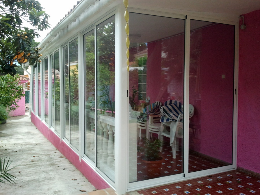 Cerramiento de Terraza grande con ventanales Climalit