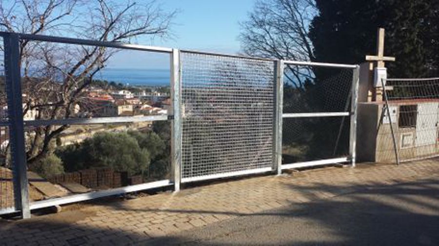 CERRAMIENTO RESIDENCIAL