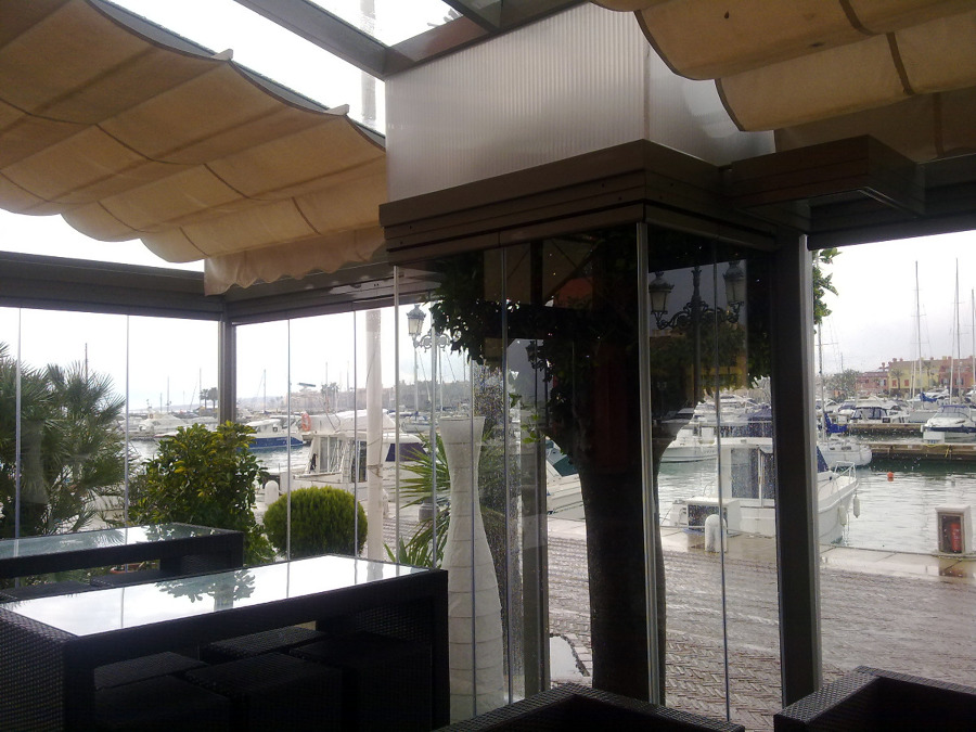 CERRAMIENTO RESTAURANTE LUMON